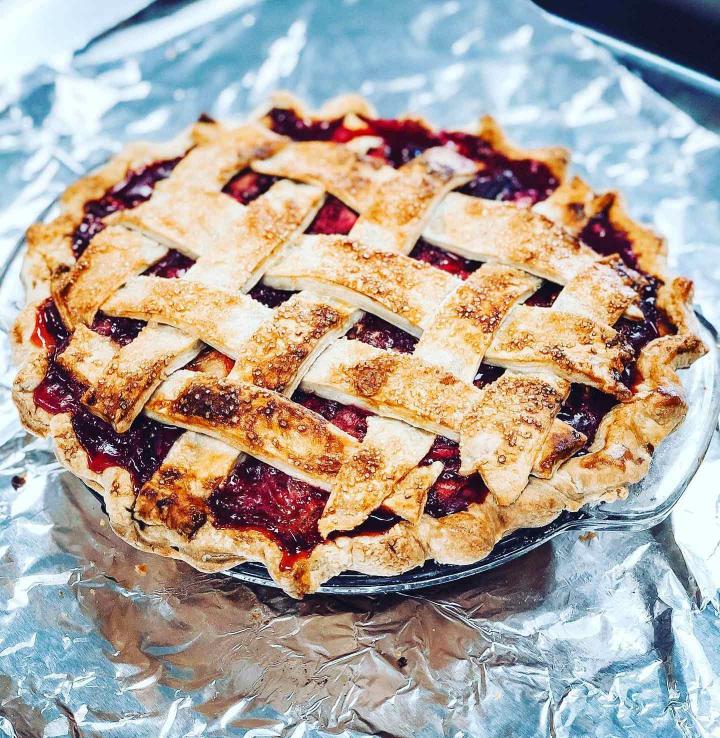 Fresh Pies That Slice Right Into Your Heart!